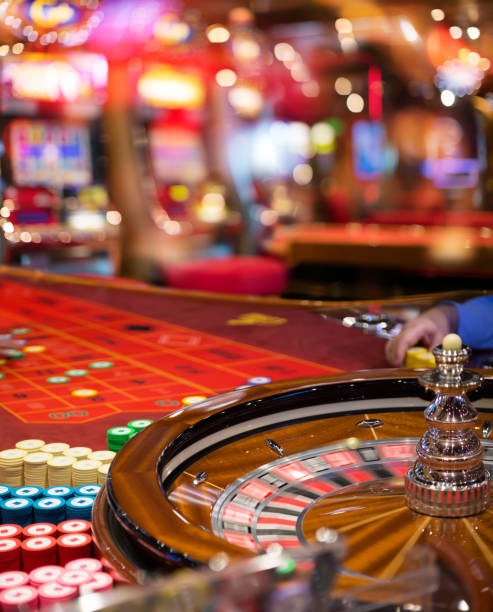 Three Card Poker table layout and betting positions at longhoki